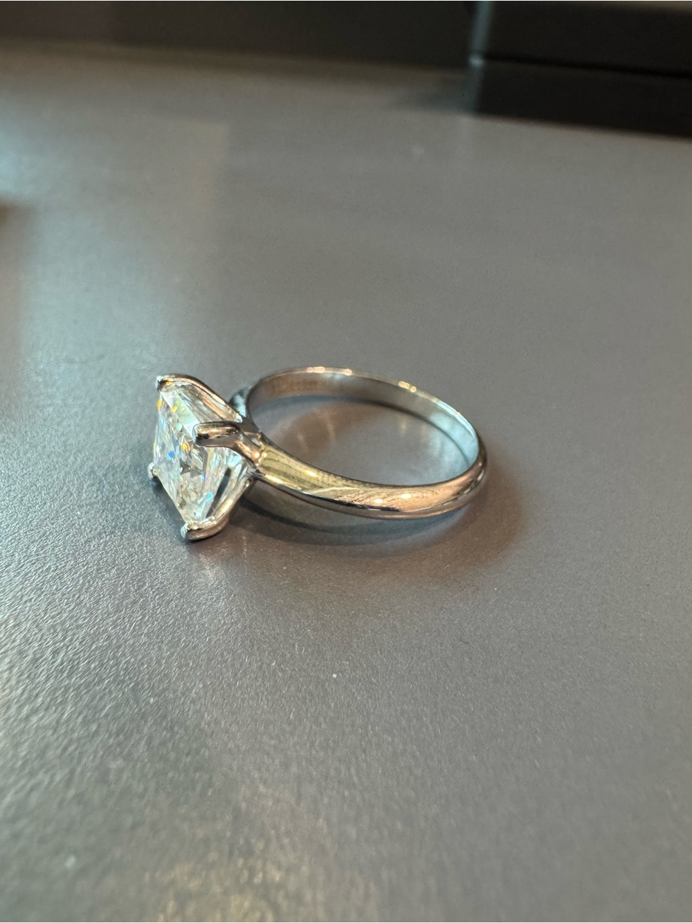 Elegant 3 Carat Moissanite S925 Brilliant Cut Statement Ring Size 8 - Picture 11 of 13